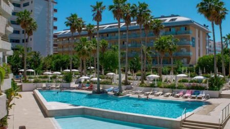 Aqua Hotel BreezeSuite & Spa - adults only