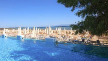 Cavomarina Beach