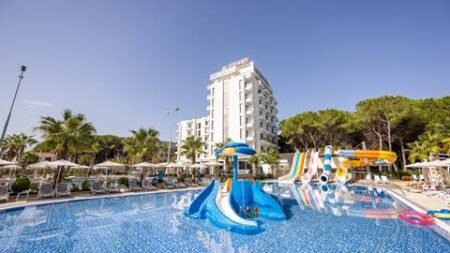 Henry Resort & Spa