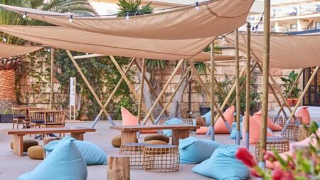 Hotel tent Palmanova