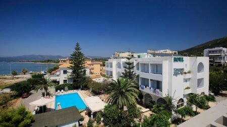 Kyparissia Beach