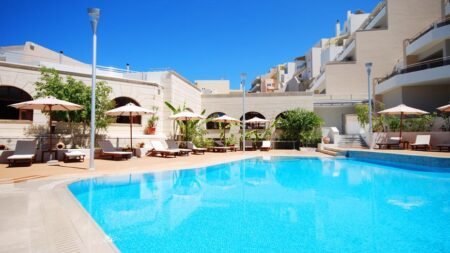 Macaris Suites