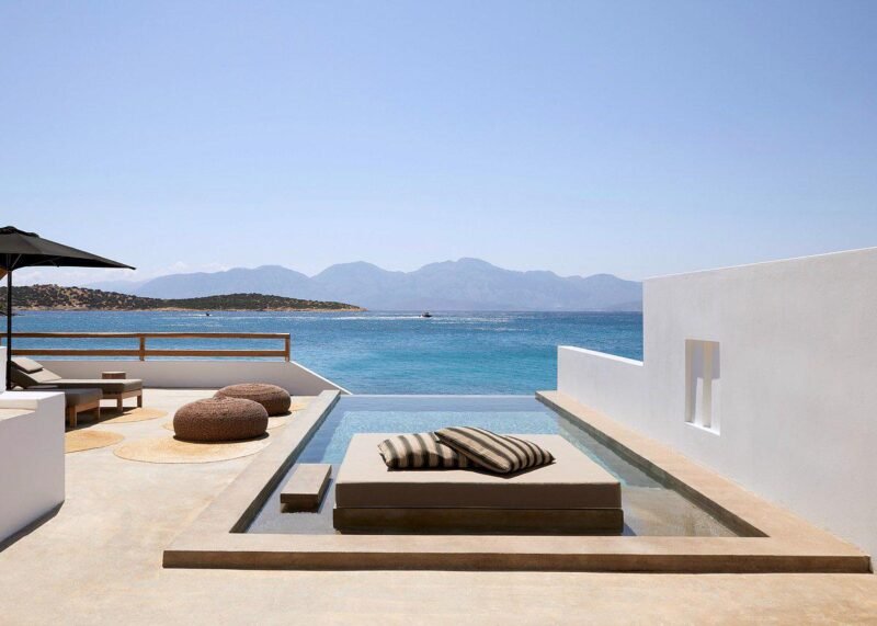 Minos Beach Art