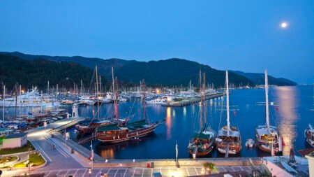 Blue Cruise & Golden Rock Beach