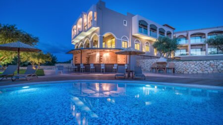 Elegance Luxury Suites