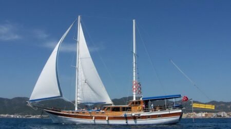 Blue Cruise & Club Paradiso