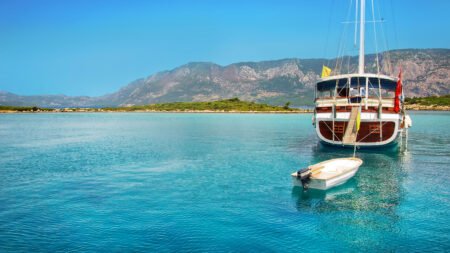 Blue Cruise & Turquoise Hotel