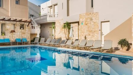 Aparthotel Elotis Suites
