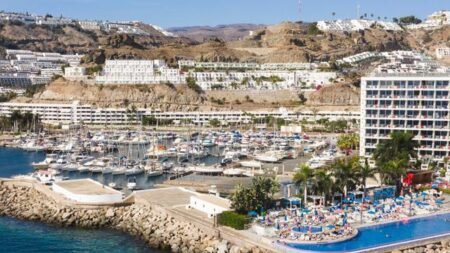 Aparthotel Marina Suites - logies