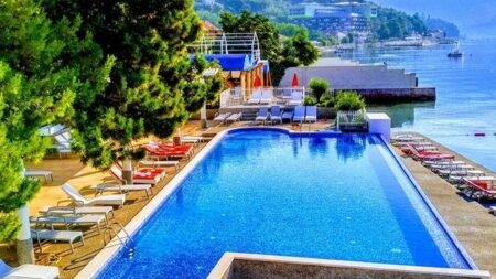 Carine Hotel Delfin