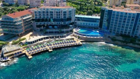 Hotel Charisma de Luxe
