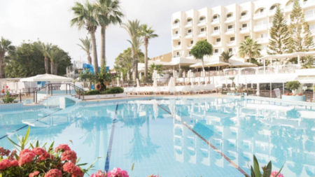 Hotel Golden Coast Beach