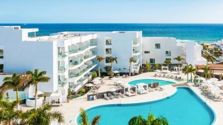 Hotel Lava Beach