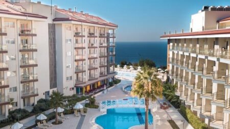 Hotel Ramada & Suites by Wyndham Kusadasi
