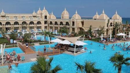 Hotel Titanic Royal Resort