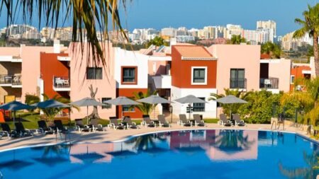 Aparthotel Vitor's Village