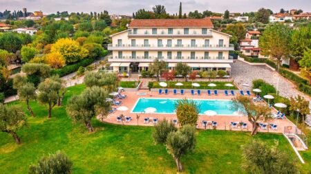 Front Lake Hotel Villa Paradiso Suite