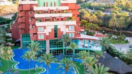 Holiday World Riwo Hotel