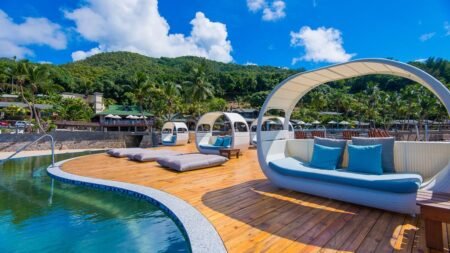 Coco de Mer & Black Parrot Suites