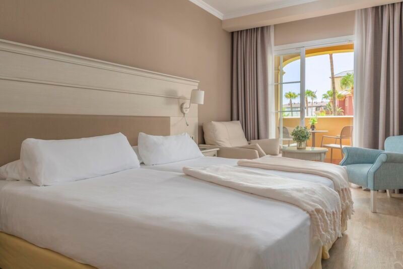 Fly & Go Iberostar Waves Malaga Playa