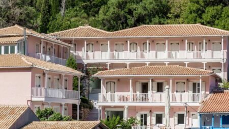 Ionis Hotel