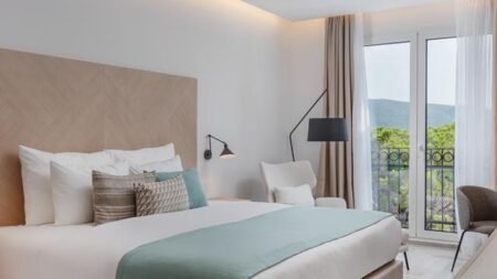 Lazure Marina & Spa