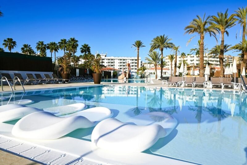 Miraflor Suites