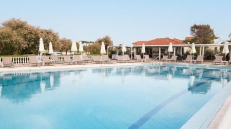 Kalamaki Beach Hotel