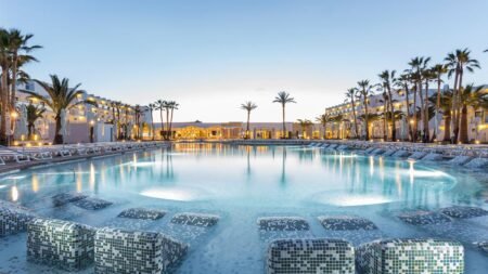 Grand Palladium White Island