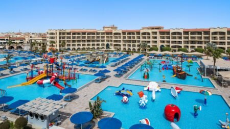 Pickalbatros White Beach Resort