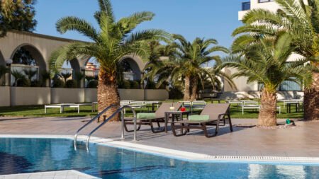 Fly & Go Cactus Hotel