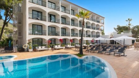 Valentin Somni Hotel & Suites