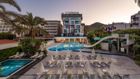 White City Beach Hotel