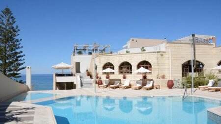 Macaris Suites & Spa